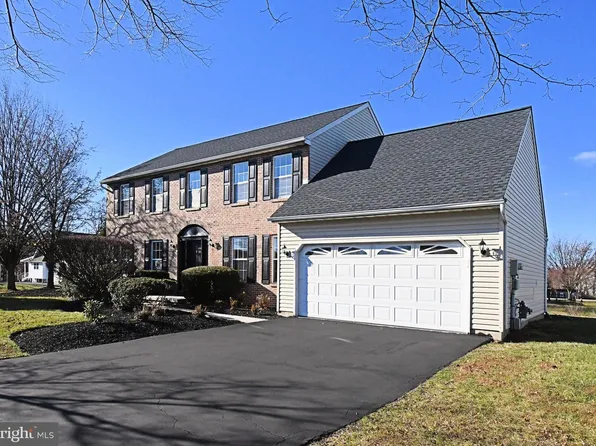 110 Greenfield Ln, Warrington, PA 18976