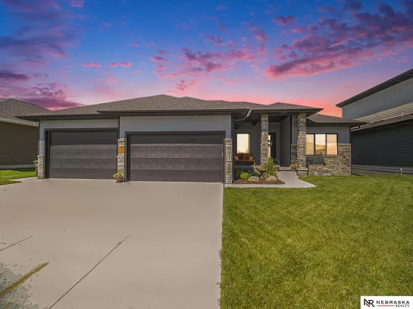 531 N 105th St, Lincoln, NE 68527