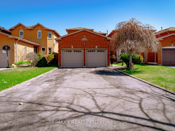 92 Hartrick Pl, Whitby, ON L1R 2C3