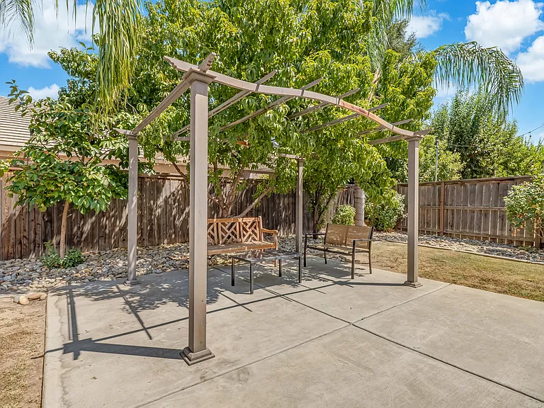 8582 N Garden Ave — Photo 44