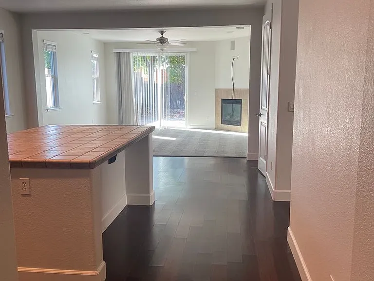 635 Burnt Ranch Way — Photo 3