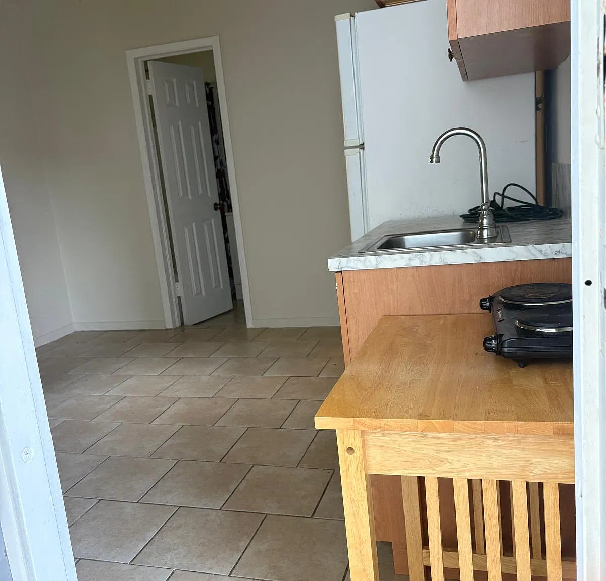 Studio, 350 sqft, $1,100 — Photo 3
