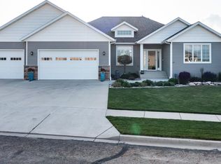 4912 Granite Dr, Bismarck, ND 58503