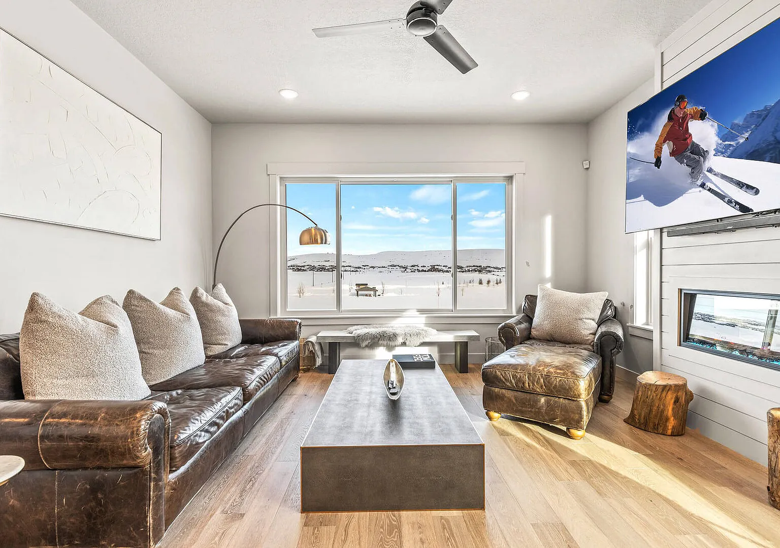 4 bed, 2882 sqft, $4,895 — Photo 2