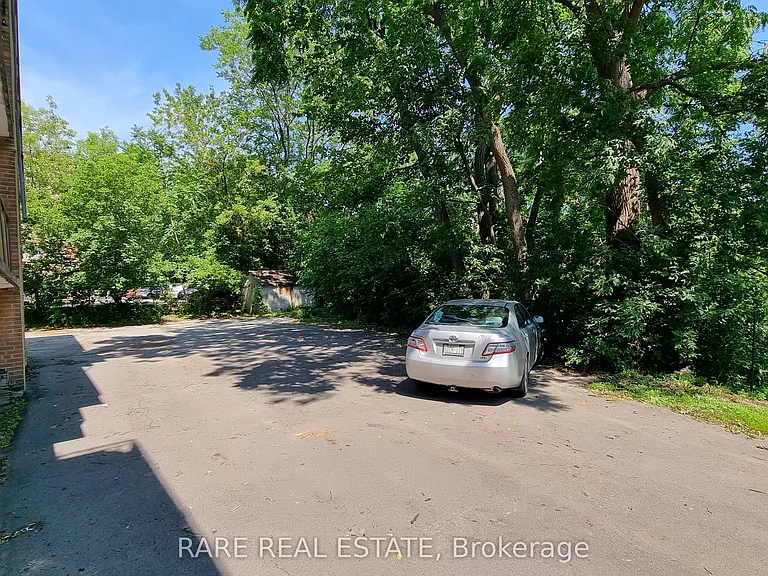 431 Martha St W #7 — Photo 20