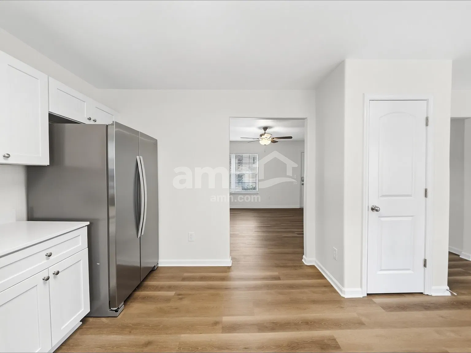 3 bed, 2.5 bath, 1601 sqft, $1,965 — Photo 3