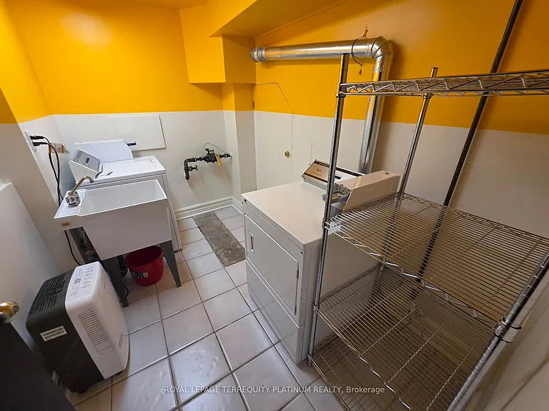 11 Beaconsfield Ave — Photo 20