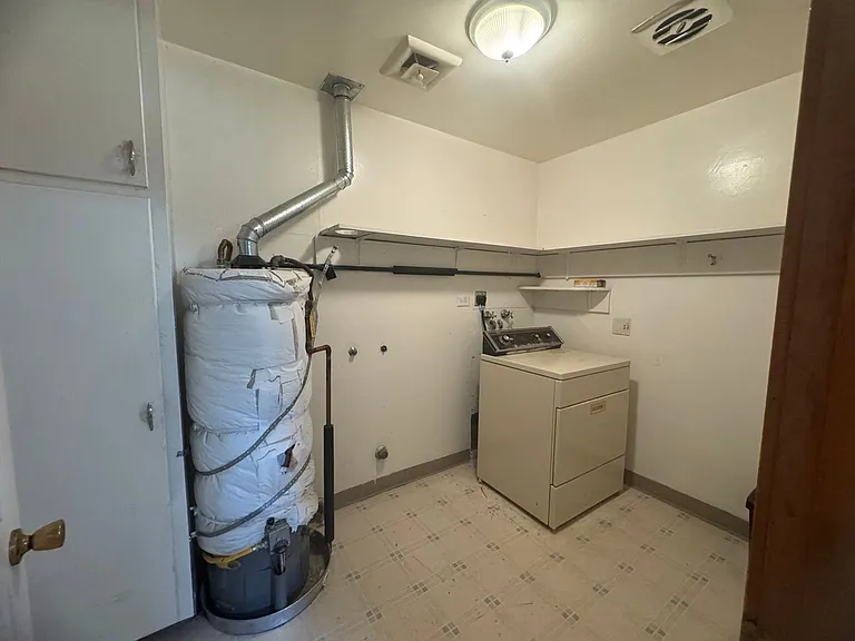 260 Cavalier Dr — Photo 12