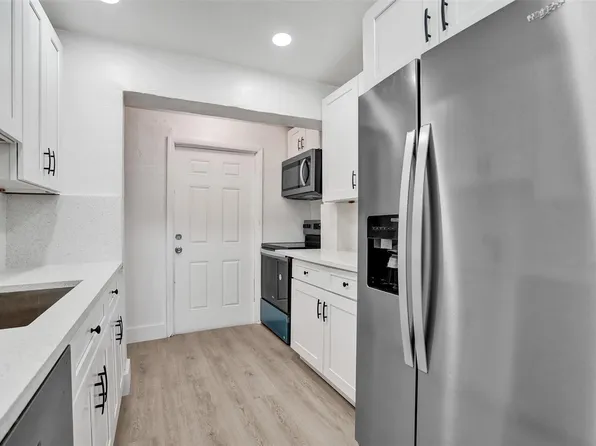 1632 Lauderdale Manor Drive, Fort Lauderdale, FL 33311