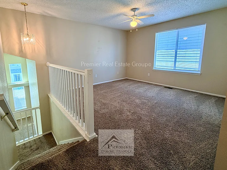 5831 Instone Cir — Photo 8