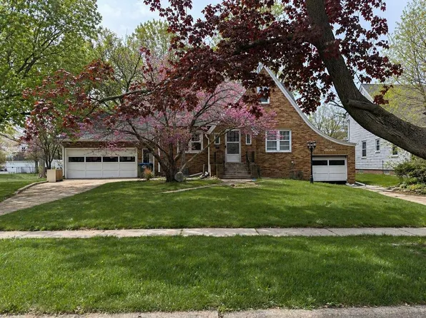 1687 Elmhurst Ave, Fort Dodge, IA 50501