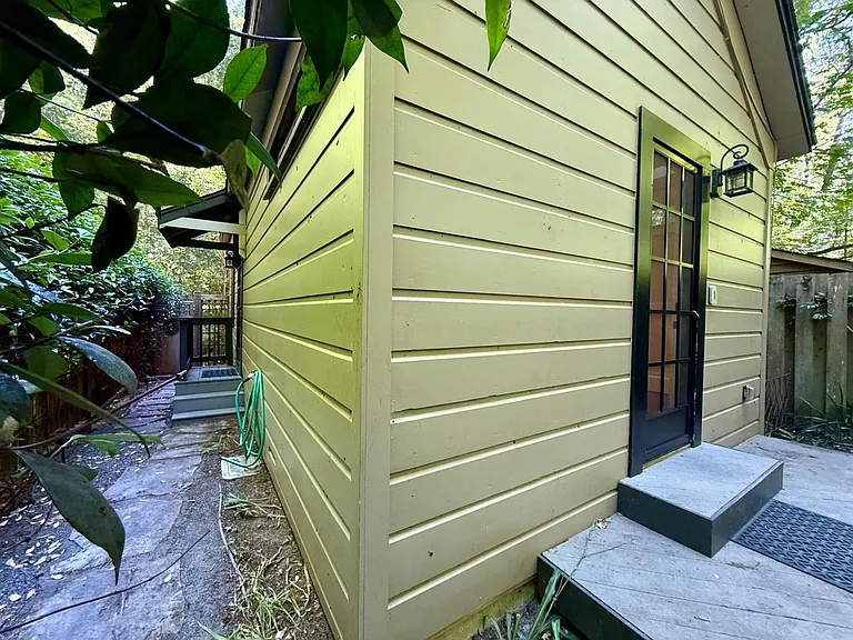 271 Madrone Ave #A — Photo 7