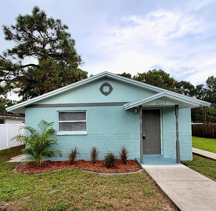 2 bed, 2.0 bath, 728 sqft, $1,490 — Photo 1