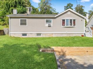 5 Spruce St, Lake Peekskill, NY 10537