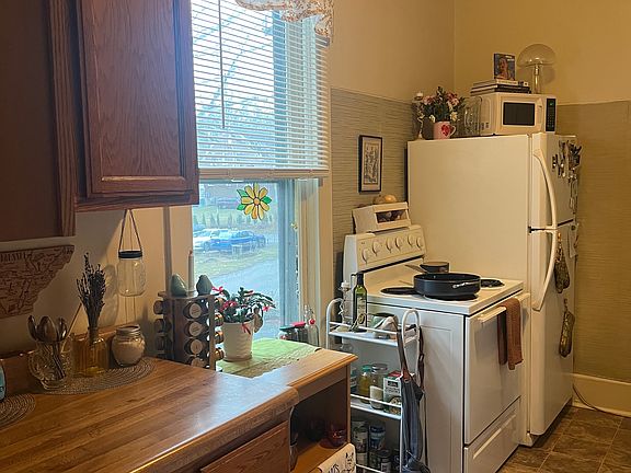 5th image of 404 Clay St SW #1