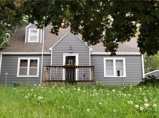 3640 68th St, Urbandale, IA 50322