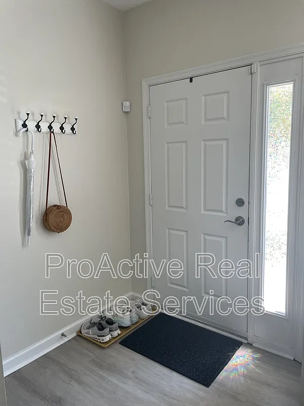 2 bed, 2.5 bath, 1740 sqft, $2,500 — Photo 2