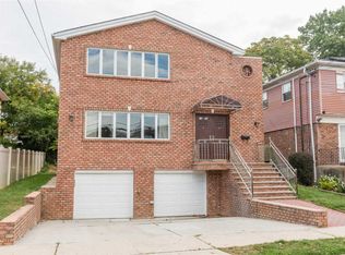 1375 209th St, Bayside, NY 11360