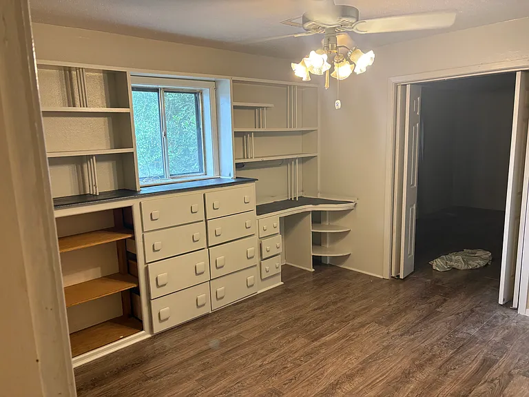 210 Curve Dr — Photo 2