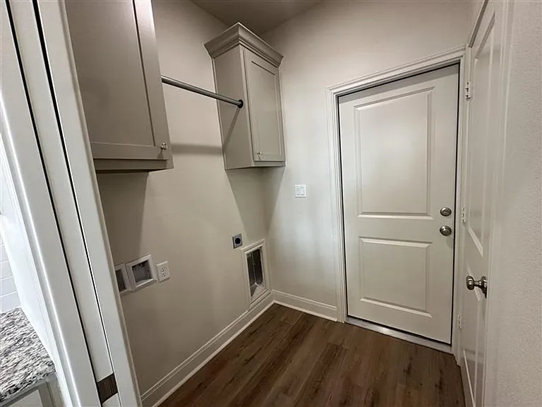 8406 Cambridge Rd — Photo 13