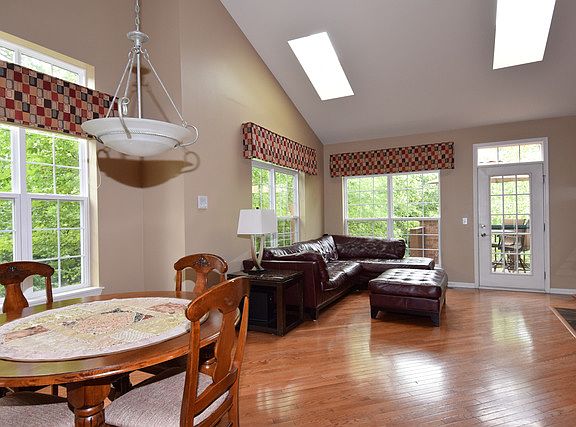 3rd image of 358 Montabello #358