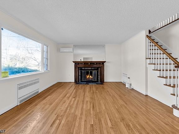 2nd image of 26 Dogwood Rd