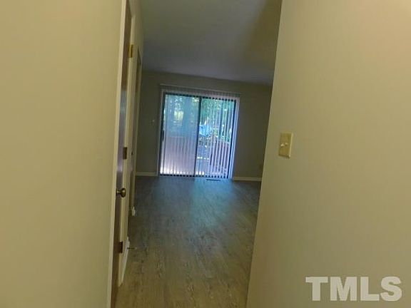 3rd image of 106 Weatherstone Dr