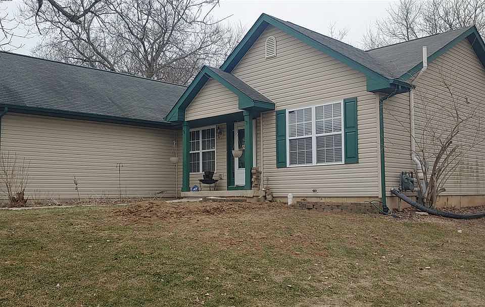 1st image of 410 Staffordshire Dr NE