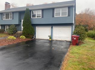 27 Westview Ter, Unionville, CT 06085