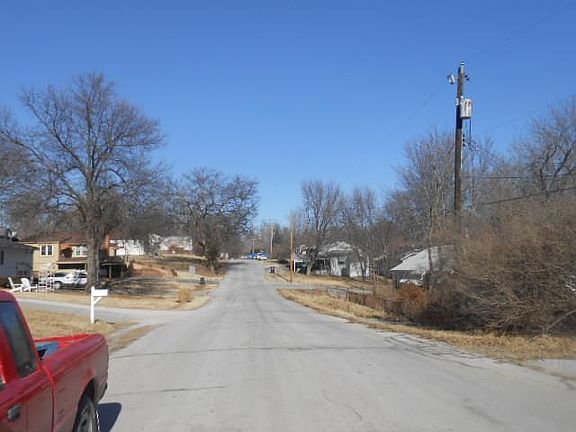 5th image of 308 N Ash Ave