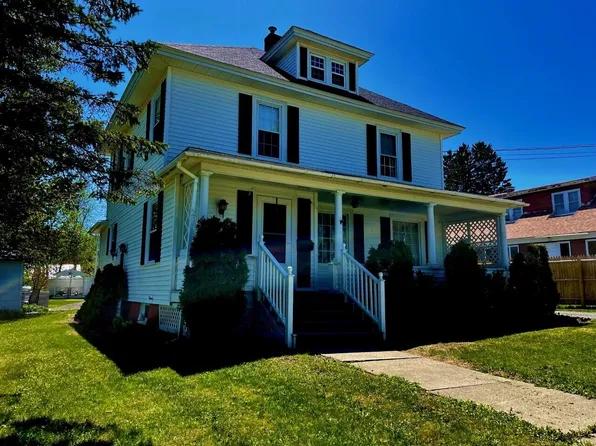 18 Green Street, Houlton, ME 04730