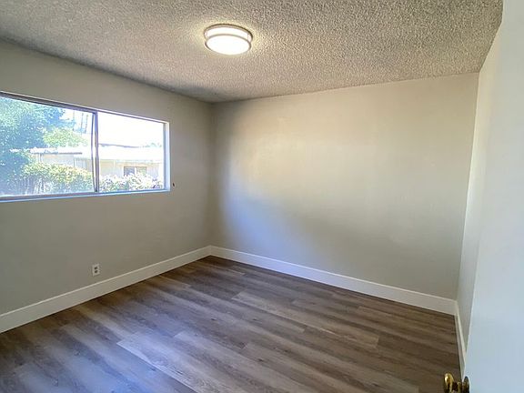 4th image of 400 Ferrini Rd #1