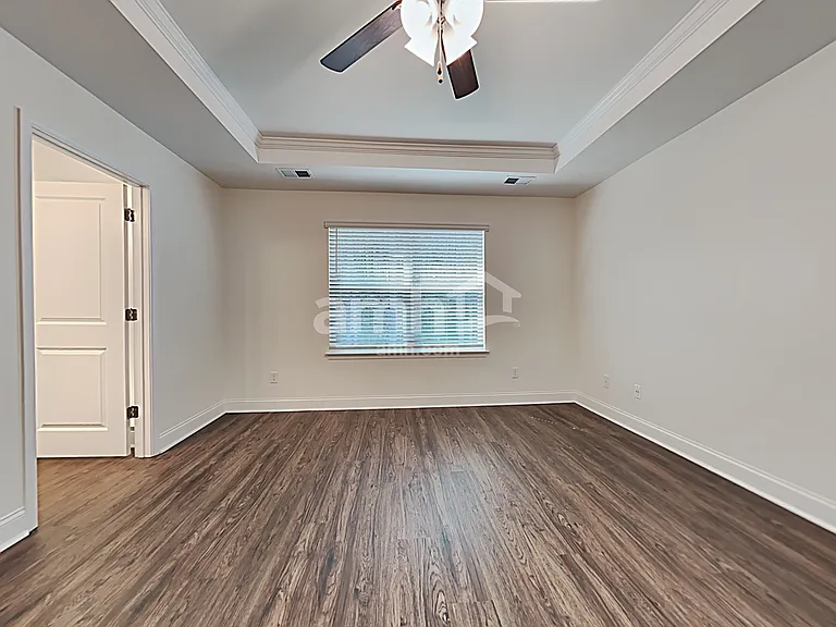 505 W Lionel Rd — Photo 12