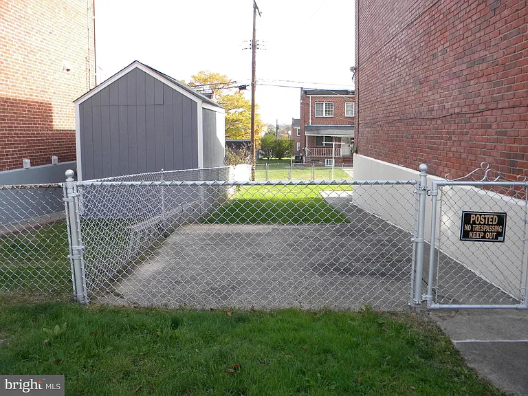 325 Imla St — Photo 24