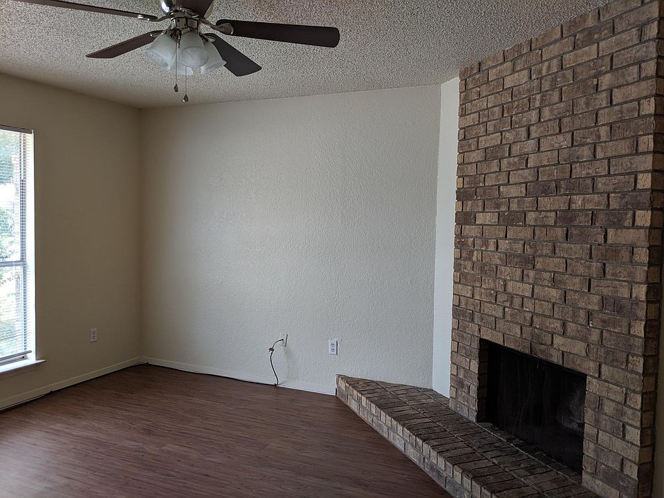 2nd image of 426 Claire Ct