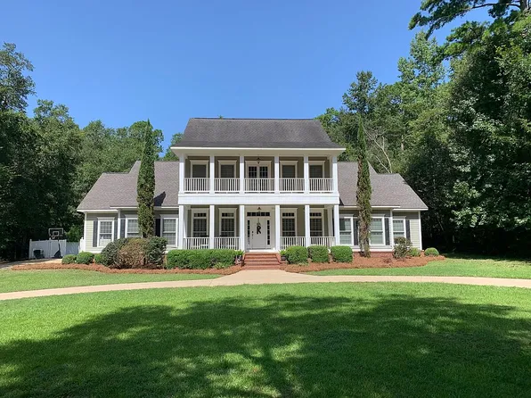 236 Stone Bridge Dr, Thomasville, GA 31757