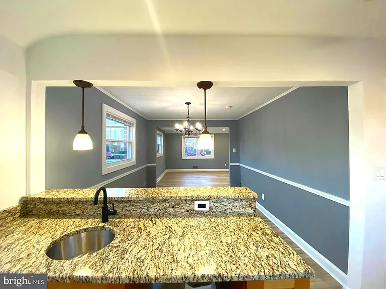11005 Amherst Ave — Photo 15