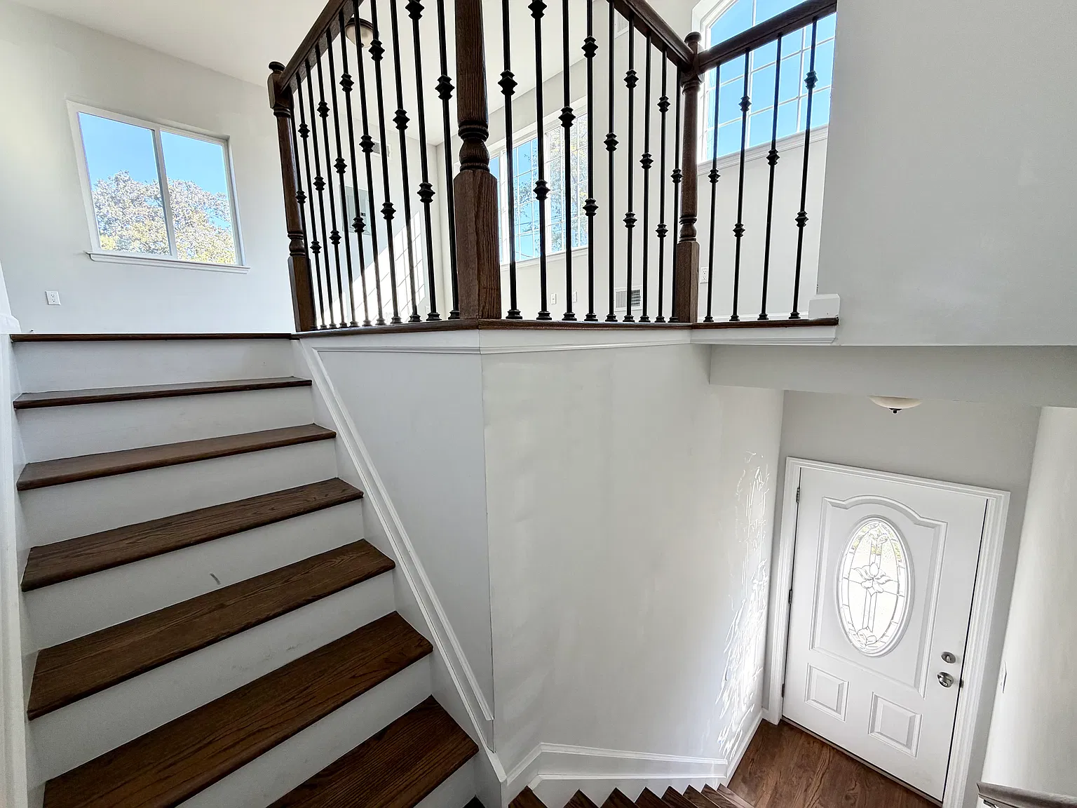 3 bed, 1260 sqft, $3,300 — Photo 2