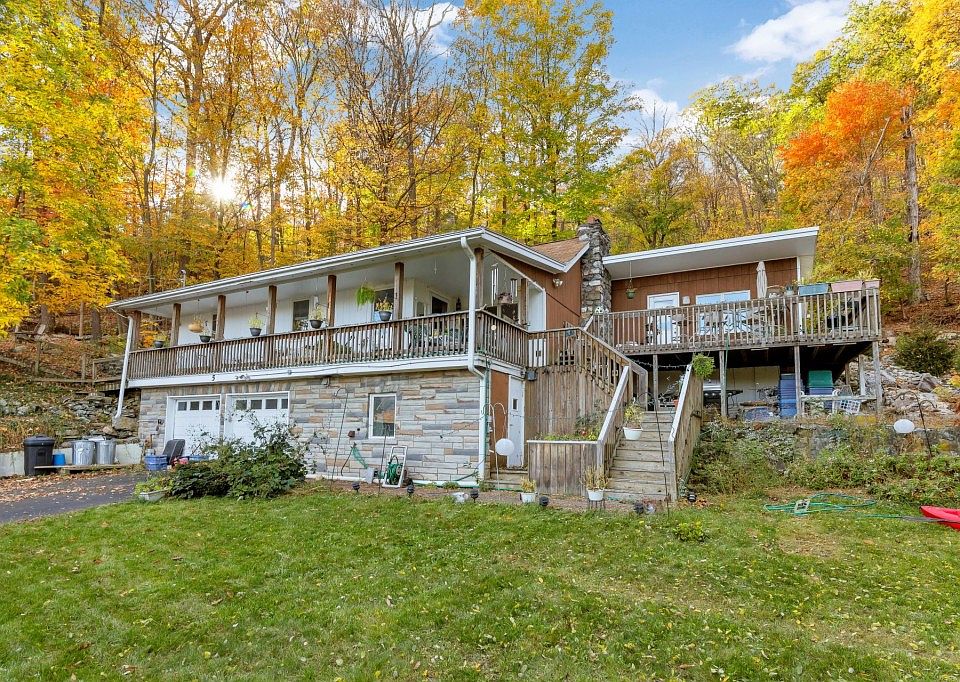 1st image of 5 Brook Ct