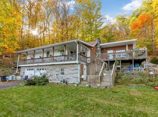5 Brook Ct, Greenwood Lake, NY 10925