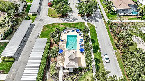 9200 Highland Woods Blvd Photo 1