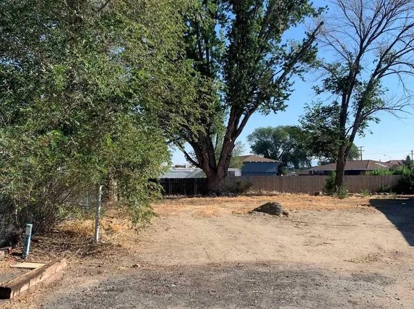 1254 Knights Ln, Gardnerville, NV 89410