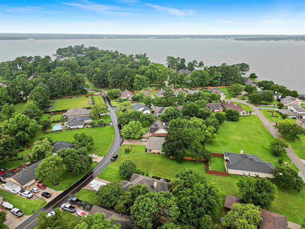 9711 Twin Shores Dr, Willis, TX 77318 MLS 11038138 Zillow