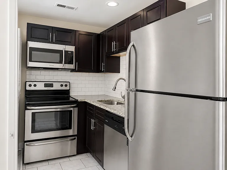627 Clara Ave #206 — Photo 4