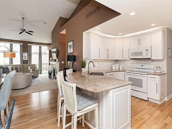 5th image of 9905 Sunflower Pl