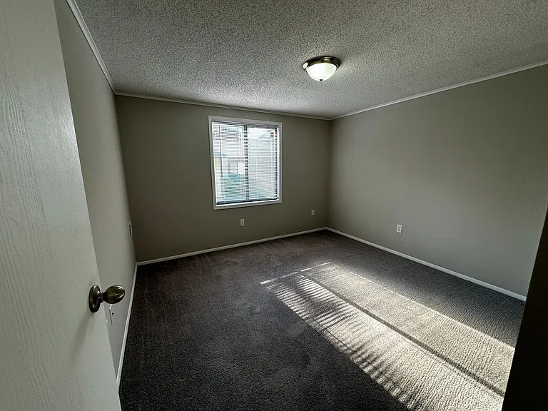 Poplar Ridge Apartments — Photo 47