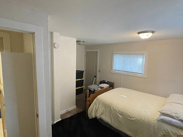 225 Edward St #B — Photo 8