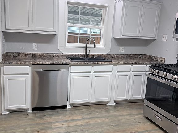 3rd image of 510 Saint Mary St