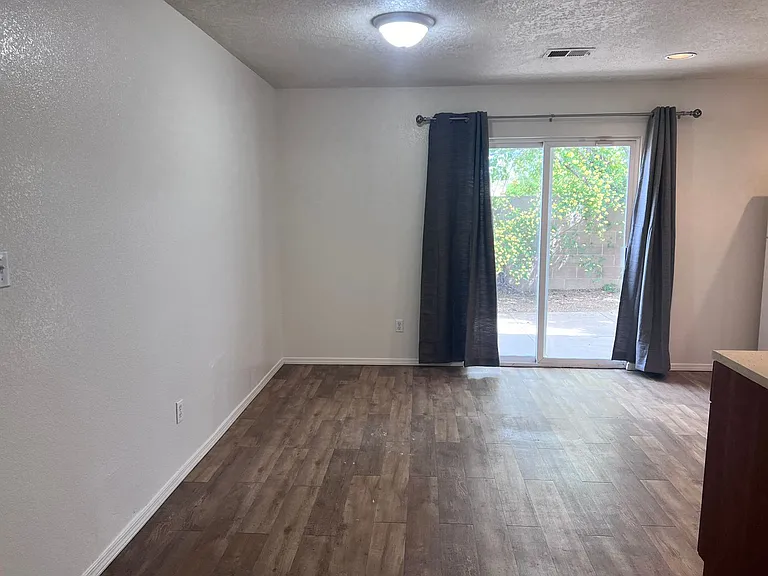 7101 Jet Rd NE — Photo 5