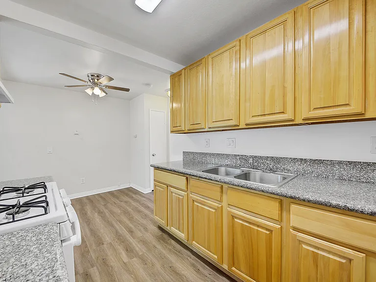 Photo of similar but older unit, this new unit will not disappoint!